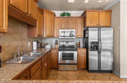 Hollister Condo | Luxury on Table Rock Lake! - Pet-Friendly, 2 Bedroom Suites, Marina, Pool-C6