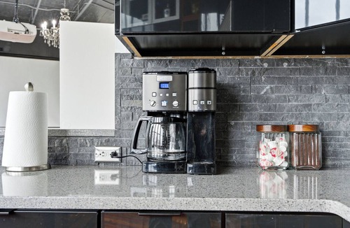 West Main Historic District Condo | Luxury Penthouse Near Yum Center + Parking