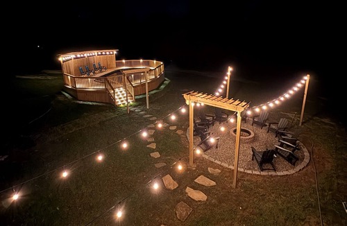 Nazareth House | Luxury Retreat: Golf Sim, Massage Chairs, Curved Cinema