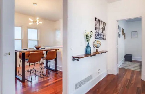 Wyandotte House | Luxury Theater Near Churchill Downs & Airport