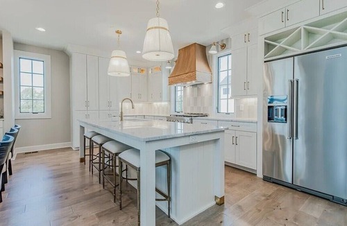 Rogers House | Luxury Townhome in Pinnacle walk to Amp 3bd/4ba