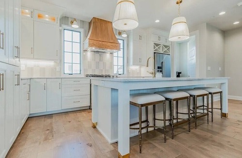 Rogers House | Luxury Townhome in Pinnacle walk to Amp 3bd/4ba