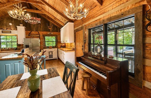 Smoky Mountains House | Magical Private Creekside Cabin in the Smokies