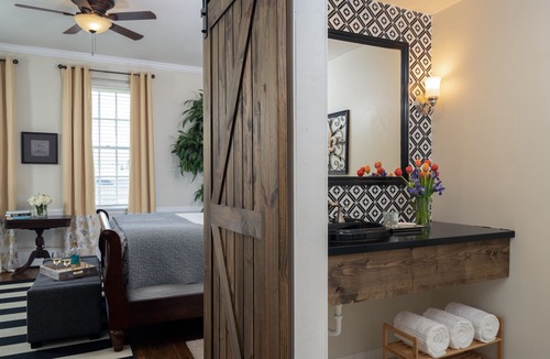 Humboldt Bed & Breakfast | Magnolia Manor and Chapel