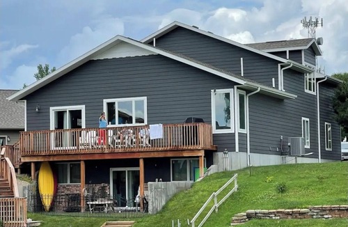 Elwood House | Mama Jen's NEWLY BUILT 4 BR Lake Front Home at Johnson Lake, Nebraska