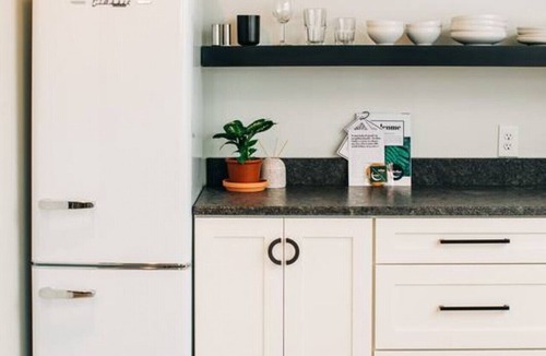 East Market District Apartment | Market #9 · Stellar Suites | The Oaks Room in NuLu | Bikes