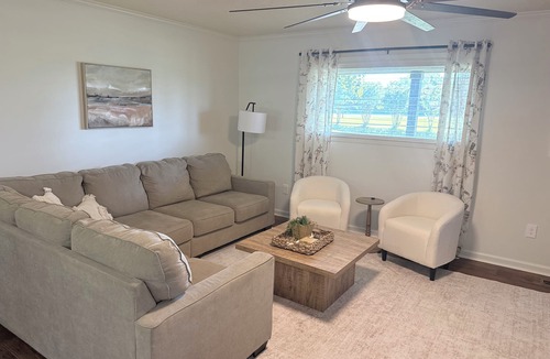 McKenzie House | McKenzie’s sweet-spot! Walk to Bethel ball fields