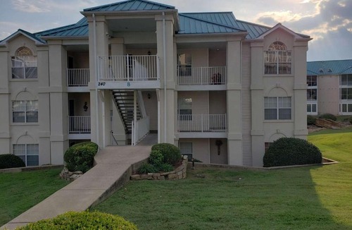 Branson House | Meadow Ridge 3 King Suites 8-6