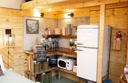 Newport House | Meadow View · Romantic Farm Stay w/Barn, Outdoor Tub & Sauna