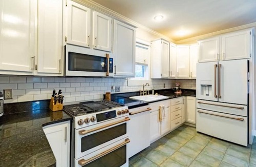 Midtown House | Memphorium: Historical Magic Themed-NoCleaningFee