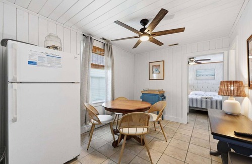 Atlantic Beach Cottage | Mermaid Cove: Minutes to beach