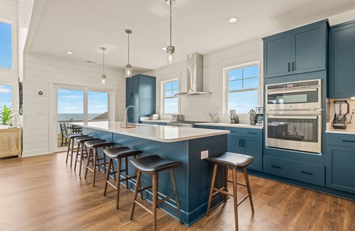 Hatteras House | MerSea Oceanfront + Pets Stay Free!