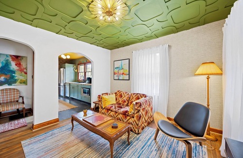 Schnitzelburg House | Mid-Century Modern Gem Pet-Friendly 2BR w/Deck