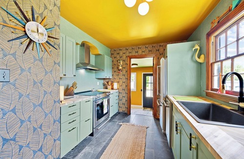 Schnitzelburg House | Mid-Century Modern Gem Pet-Friendly 2BR w/Deck