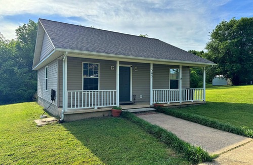 Mountain View House | Midtown Oasis