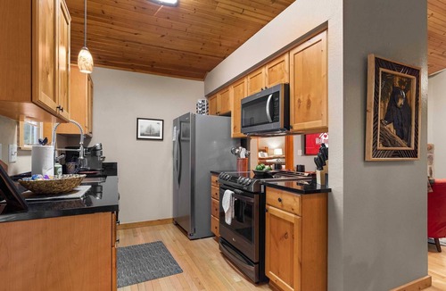 Reeds Spring Cabin | "Mighty Oaks" Stonebridge Lodge - Extra twin, end of the road and close to SDC - Lodge #80