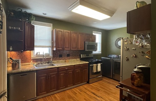 Schnitzelburg House | Minutes from Churchill Downs & Downtown Lou!