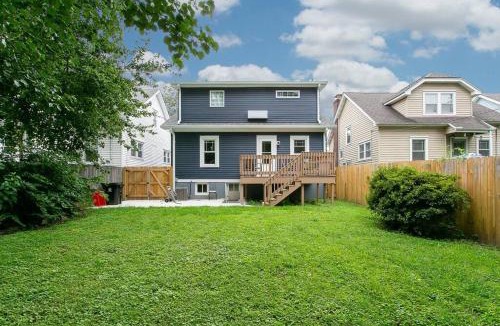 Louisville House | Minutes from U of L & Expo Center-Cozy-Updated-Family Friendly