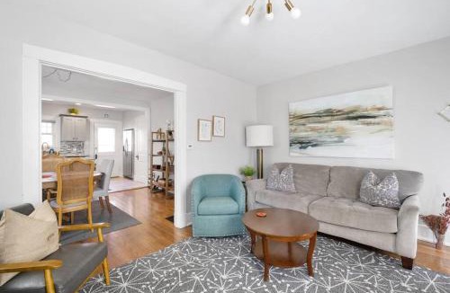 Louisville House | Minutes from U of L & Expo Center-Cozy-Updated-Family Friendly