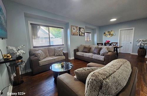 Omaha House | Minutes to Downtown Omaha & Airport, Fully Equipped Home