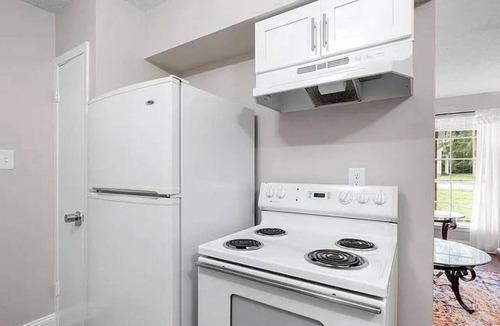 East Memphis House | Modern 2-bedroom townhome in lively Memphis near Beale St