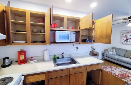 Downtown Apartment | Modern 2BR APT near University & Downtown