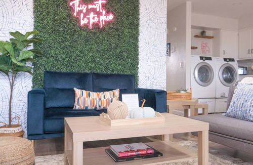 Weatherford Apartment | Modern 2BR Casita. Near I-40. Perfect for Work Stays & Pets!