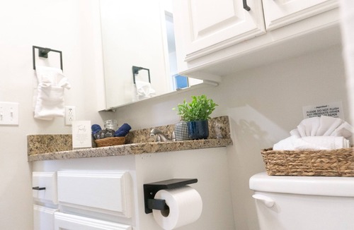 Weatherford Apartment | Modern 2BR Casita. Near I-40. Perfect for Work Stays & Pets!