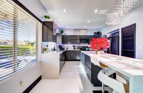 Ocotillo House | Modern 3bd2.5bth incl. misters, pool, spa, pool table, kayaks, pedal boat, bikes