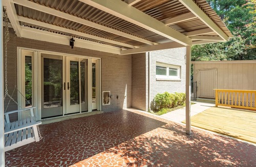 Terry Sanford House | Modern 5-Bed Home + Pool Table Fun