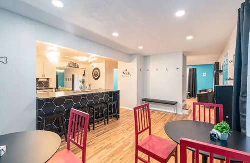 West Omaha House | Modern 6BR Millard, 3 King Suites, Workspace, W/D, Pet-Friendly, 940 Mbps