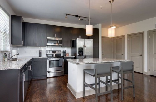 Franklin Apartment | Modern Apartment in Prime Location (ID1340)