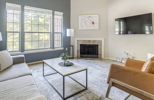 Germantown Apartment | Modern Apartment in Prime Location (ID6057)
