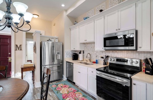 Old Louisville Apartment | Modern apartment near Nulu and other attractions!