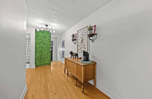 Audubon Apartment | Modern Apartment with Parking & Prime Location