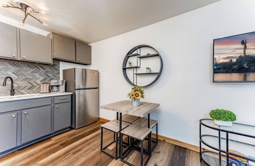 Wichita Apartment | Modern Apt in Wichita | Central | Wifi + Parking