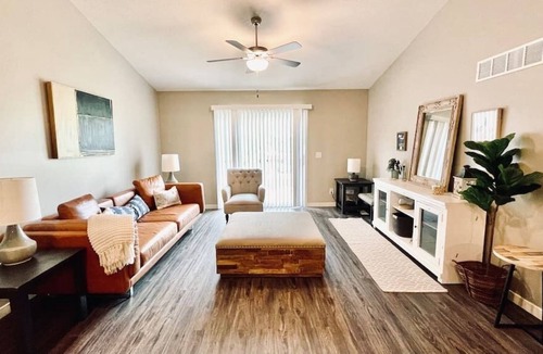 West Omaha House | Modern & Charming Home near Village Pointe 🛍