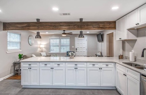 Memphis House | Modern Interior, Near Downtown! Warm at Wellsville