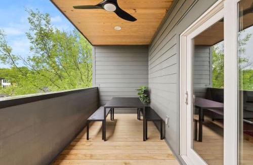 Hadley - Washington House | Modern Palette - Private Patio - Mins to Broadway