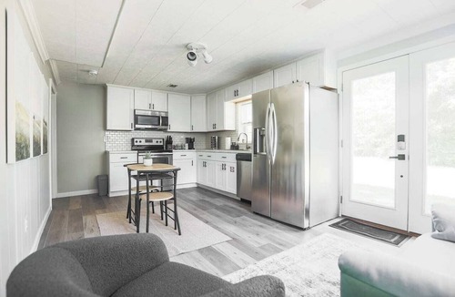 East Brainerd Apartment | Modern, Peaceful 1 Bedroom