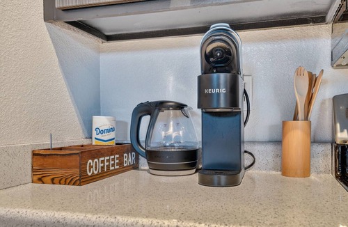 River Market Apartment | Modern River Market Loft Sleeps 6 Parking WiFi