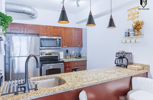 Downtown Memphis Apartment | Modern Spacious Loft in Downtown