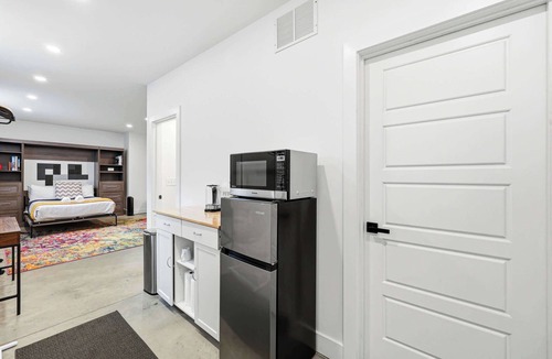 Phoenix Hill Apartment | Modern studio apartment with dedicated workspace!