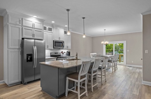 Morehead City House | Modern townhome near the beach with fast WiFi, balcony, central AC & private W/D