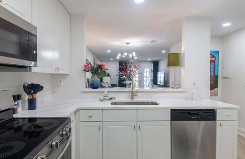 Oxford Condo | Modern Upgrades & Comfort