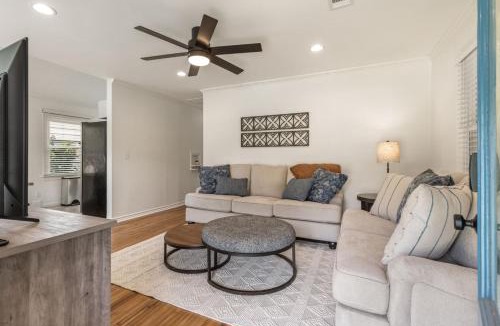 Turner Park House | ModernNest-KS Bed| Fire Pit Near TU Expo Downtown
