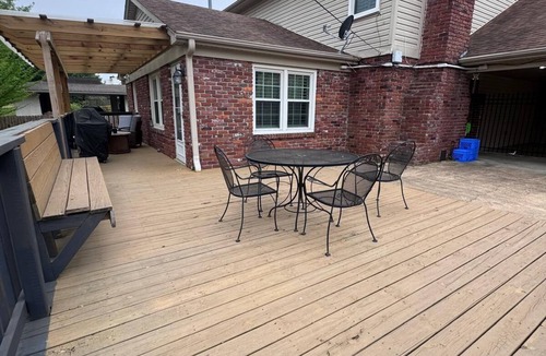 East Memphis House | MONTHLY STAYS- 6 Bedroom- Near Shelby Farms Park-Big Backyard & Lots of Parking