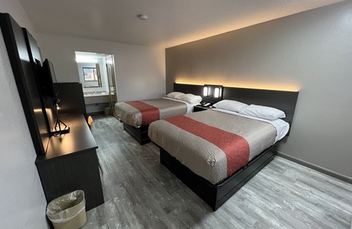 Dyersburg Hotel | Motel 6 Dyersburg, TN