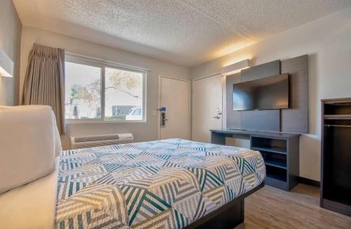 Southside Hotel | Motel 6 Santa Fe