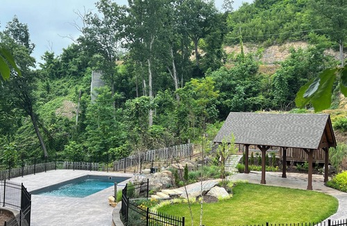 Gatlinburg - Pigeon Forge Cabin | Mountain Charm by Jackson Mountain Rentals